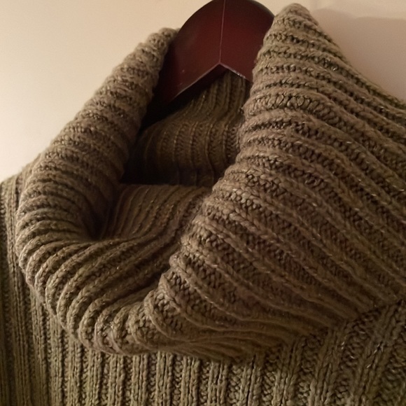 Cropped Urban outfitters turtleneck sweater - Picture 3 of 5